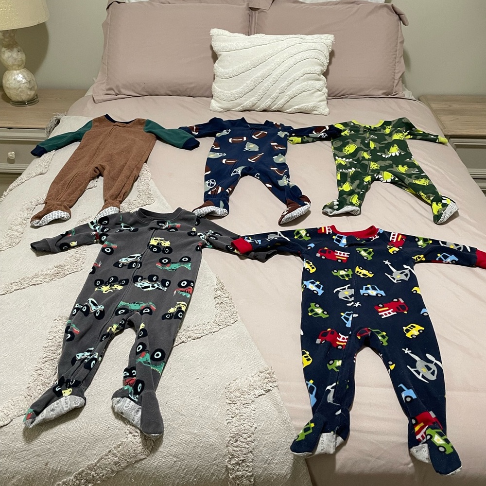 *SOLD* 5 Carters Fleece Sleepers